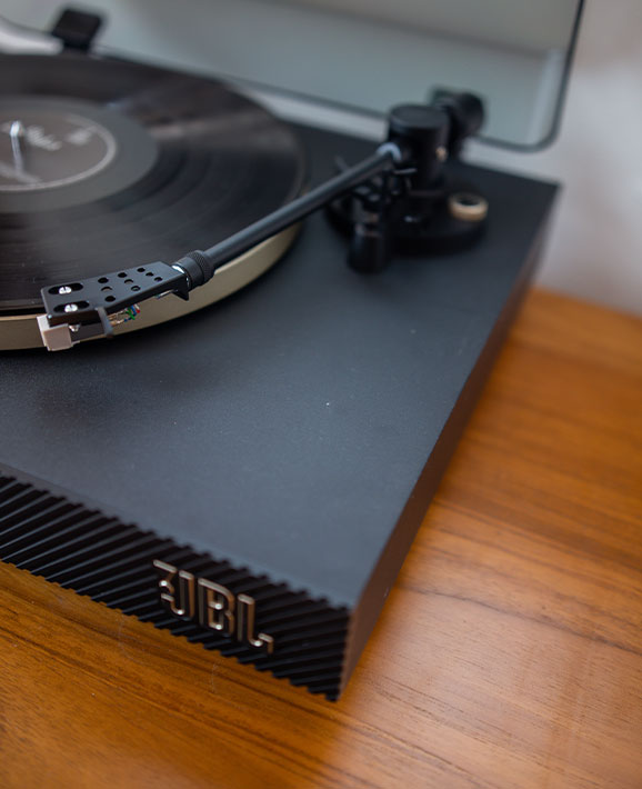 KatsumiCottages_Home_Facilities_Vinyl